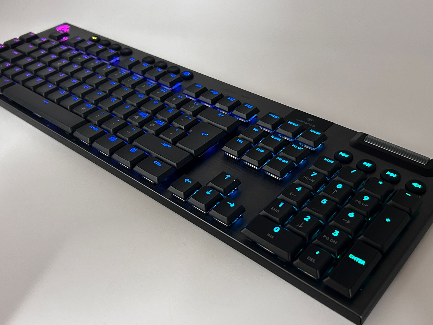 Logitech G915 Wireless (Tactile) RGB Mechaninė Gaming Žaidimų Klaviatūra