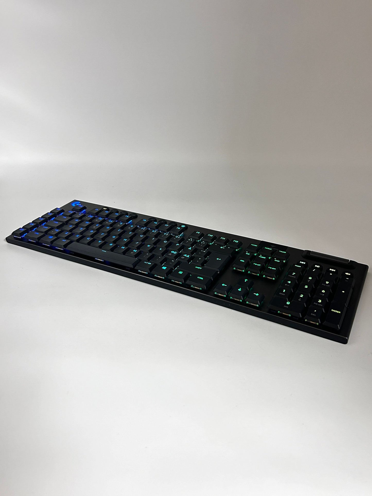 Logitech G915 Wireless (Tactile) RGB Mechaninė Gaming Žaidimų Klaviatūra