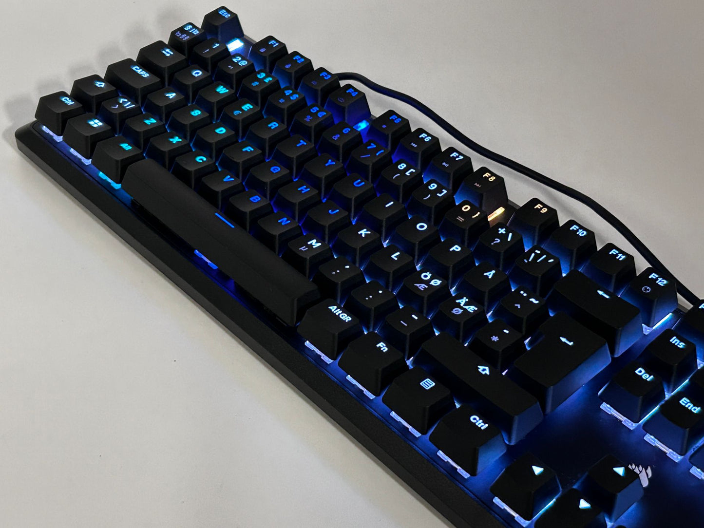 Originali Corsair K70 RGB CORE Gaming Šviečianti Žaidimų Klaviatūra