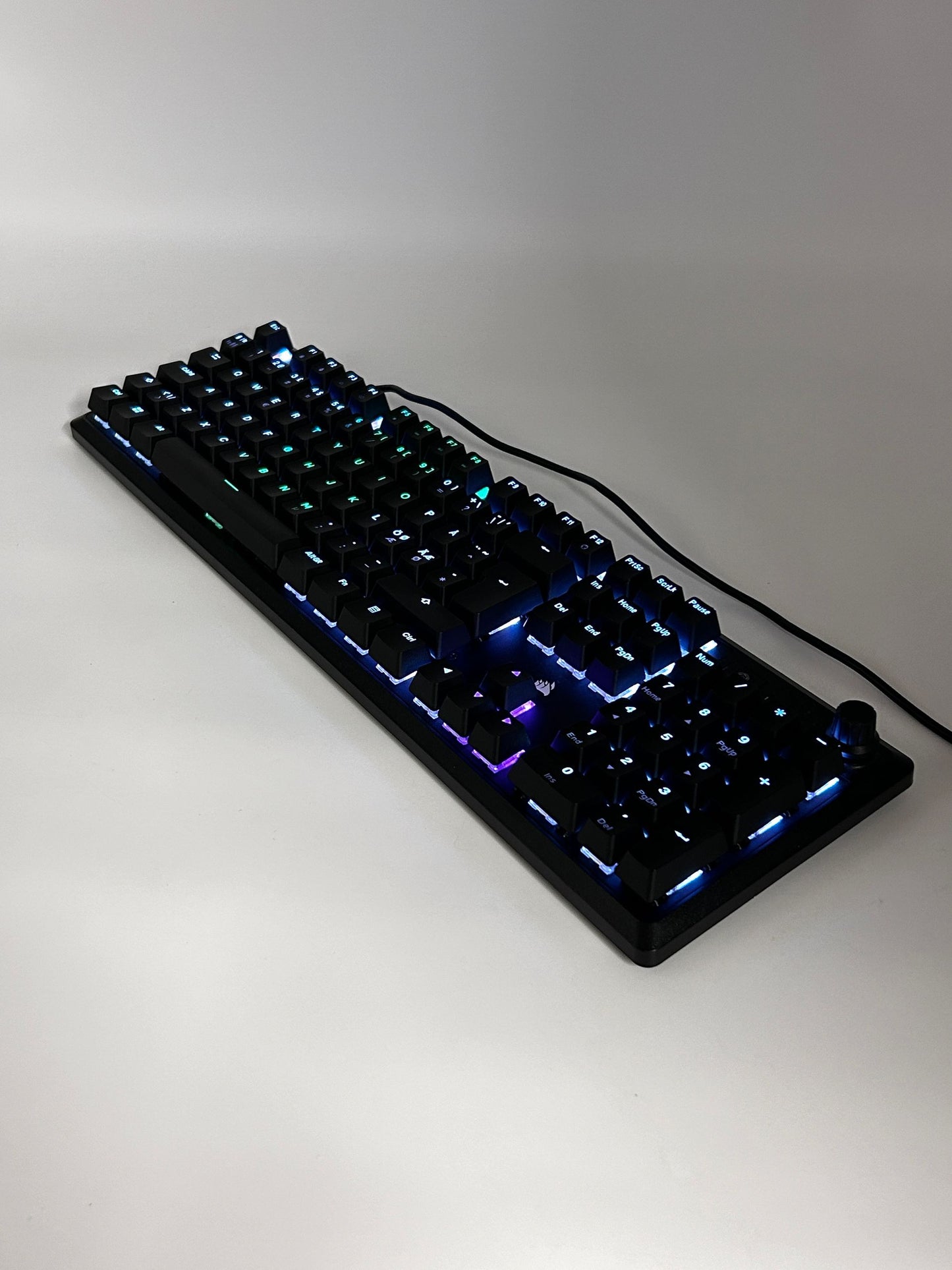 Originali Corsair K70 RGB CORE Gaming Šviečianti Žaidimų Klaviatūra
