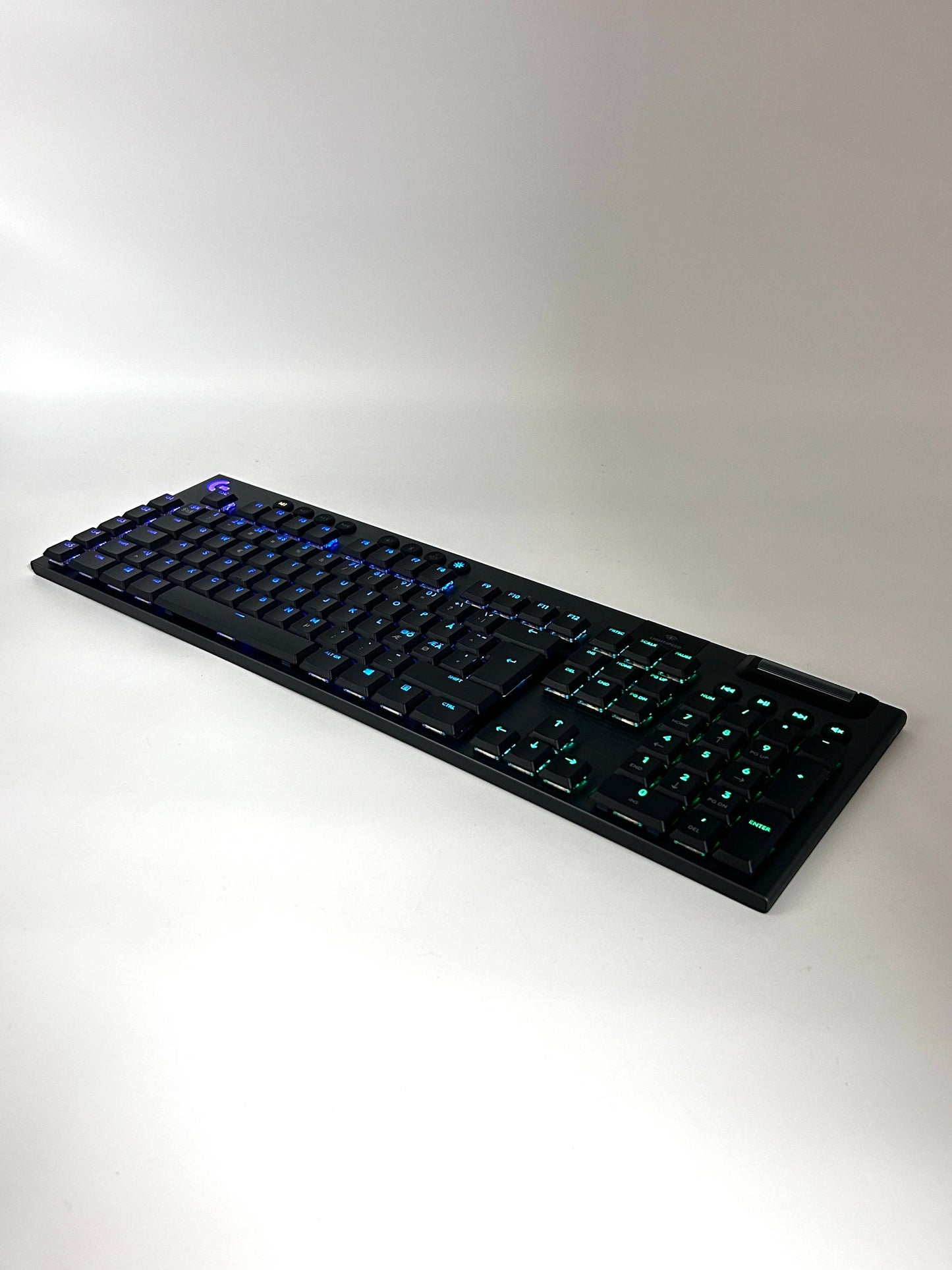 Logitech G915 Wireless (Tactile) RGB Mechaninė Gaming Žaidimų Klaviatūra