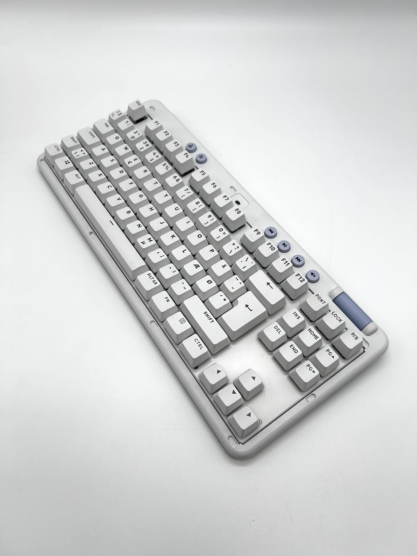 Logitech G713 (Tactile) TKL RGB Mechaninė Gaming Laidinė Balta Žaidimų Klaviatūra