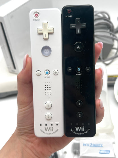 40+ GAMES / Nintendo Wii RVL-001 (EUR) Žaidimų Rinkinys Dviems