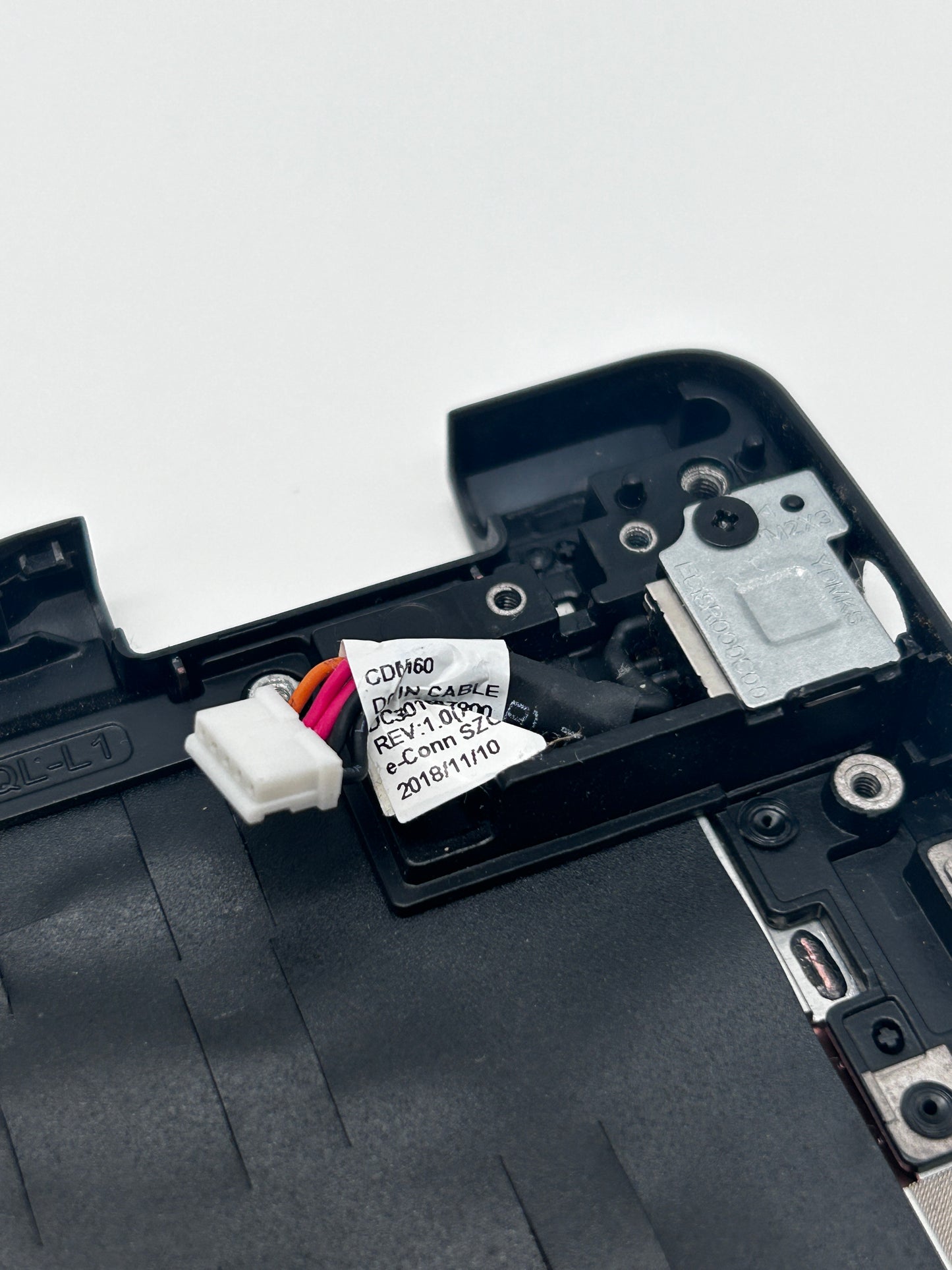 Dell Latitude 5290 Klaviatūros Korpusas (Palmrest) Su Jutikliniu Pelės Kilimėliu A174N7