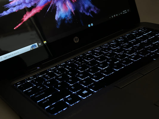 HP EliteBook 820 G4 Intel i5-7200U Nešiojamasis Kompiuteris su liečiamu ekranu ir klaviatūros apšvietimu
