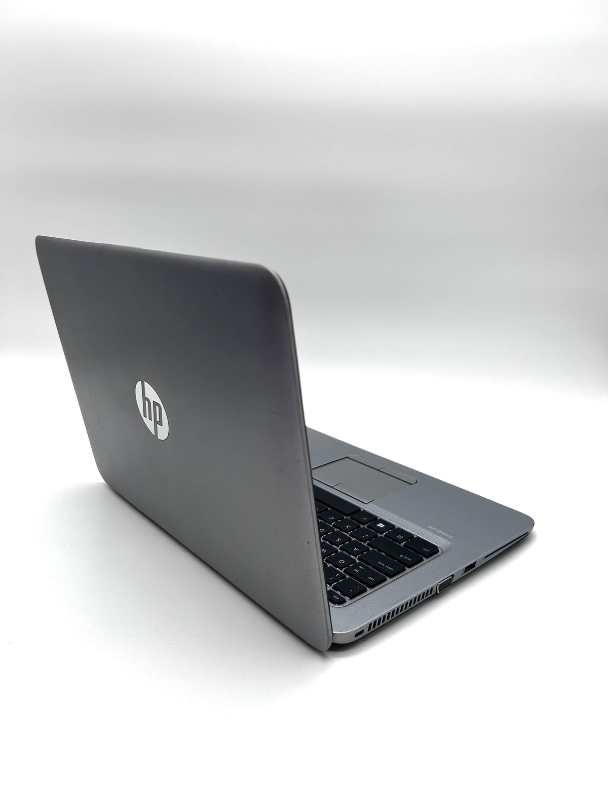 HP EliteBook 820 G4 Intel i5-7200U Nešiojamasis Kompiuteris su liečiamu ekranu ir klaviatūros apšvietimu
