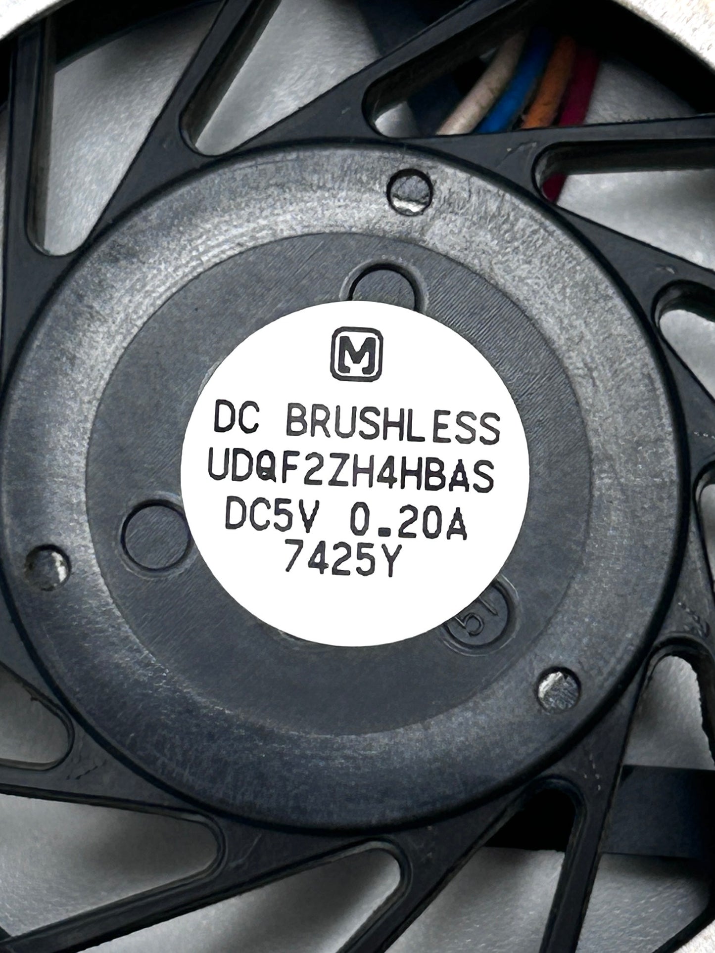 ASUS 5V 0.20A Aušintuvas ir Radiatorius (CPU Cooling Fan & Heatsinik) UDQF2ZH4HBAS