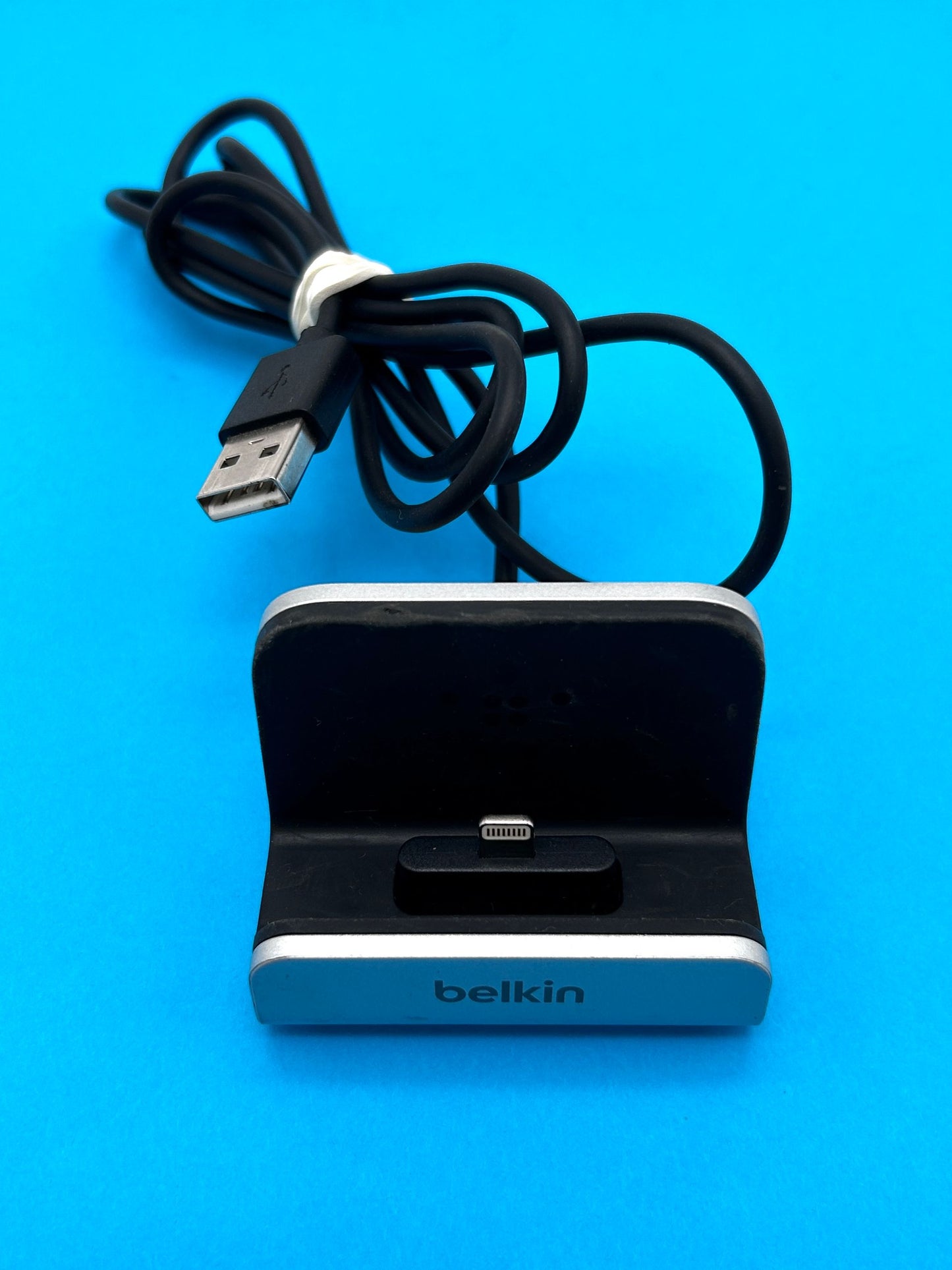 Belkin Charge + Sync Dock F8J045 For iPod touch (5th) & iPhone 5